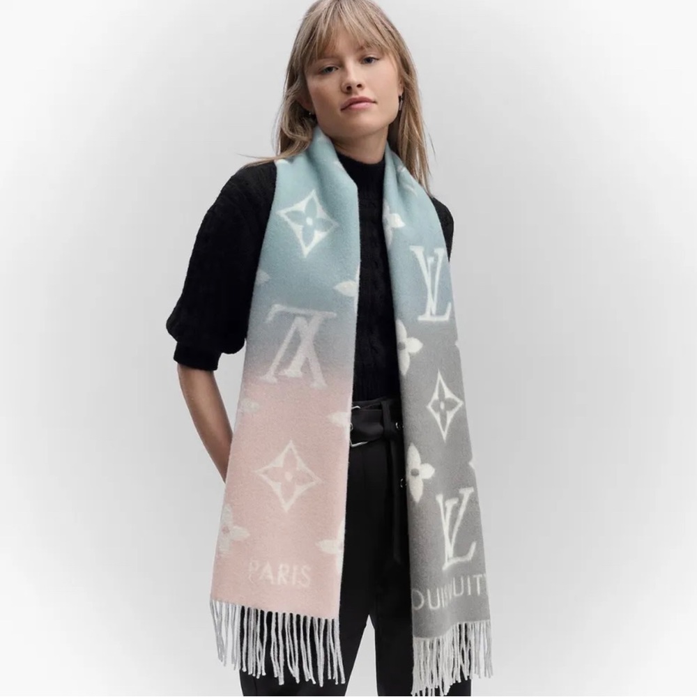 NIB M70868 Louis Vuitton Reyjavik Gradient Scarf Cashmere 100% Authentic - Picture 3 of 12